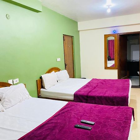 Hotel Nakshatra Ooty Exteriör bild