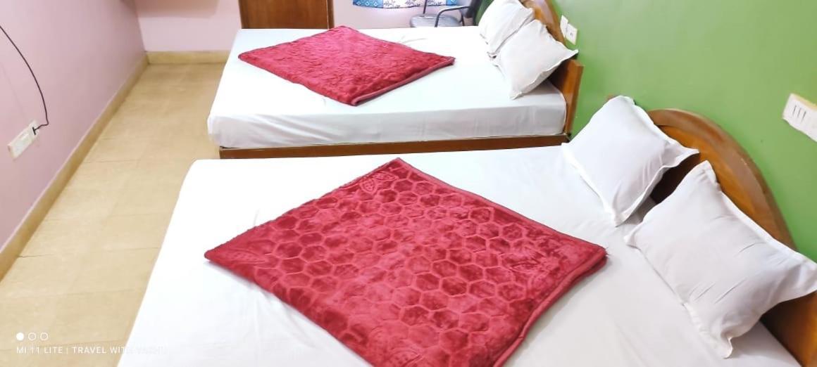 Hotel Nakshatra Ooty Exteriör bild