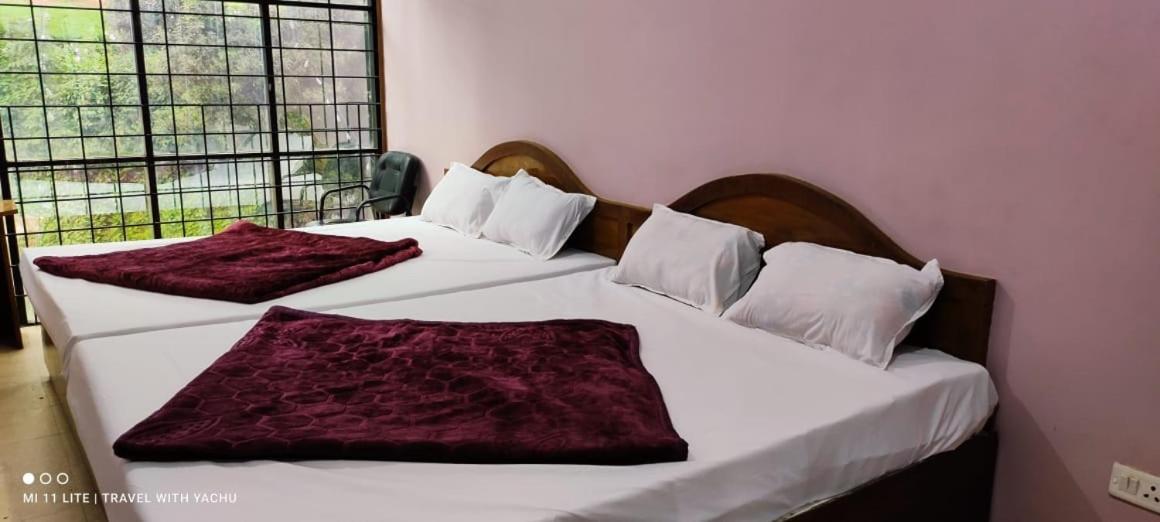Hotel Nakshatra Ooty Exteriör bild