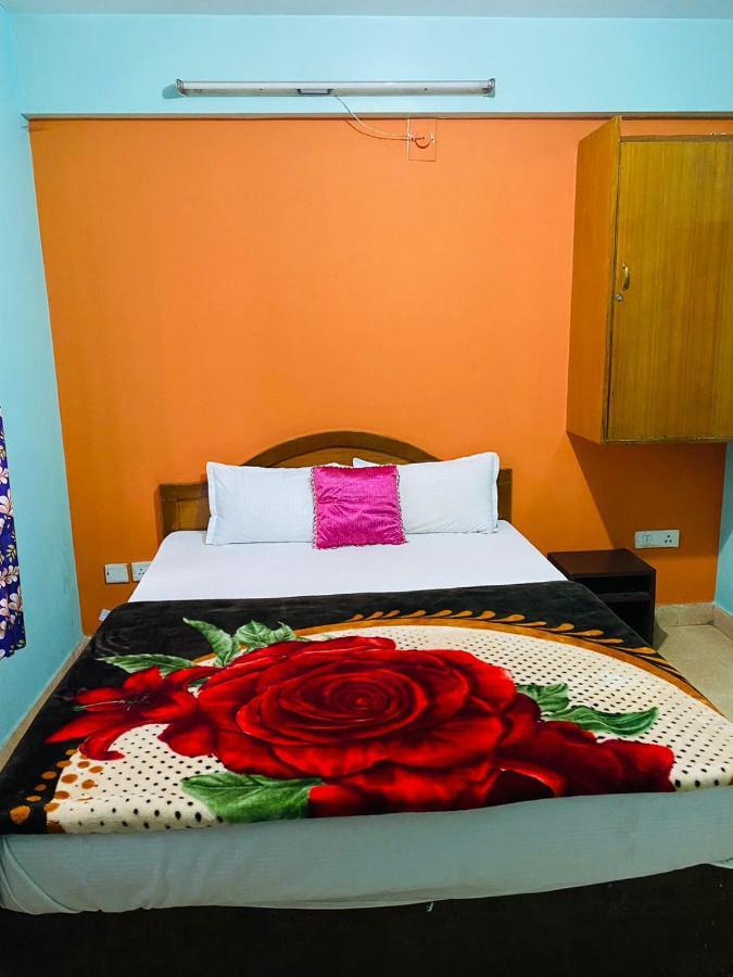 Hotel Nakshatra Ooty Exteriör bild