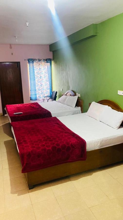 Hotel Nakshatra Ooty Exteriör bild