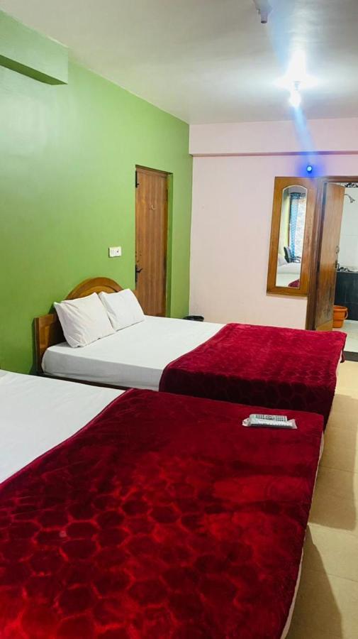 Hotel Nakshatra Ooty Exteriör bild