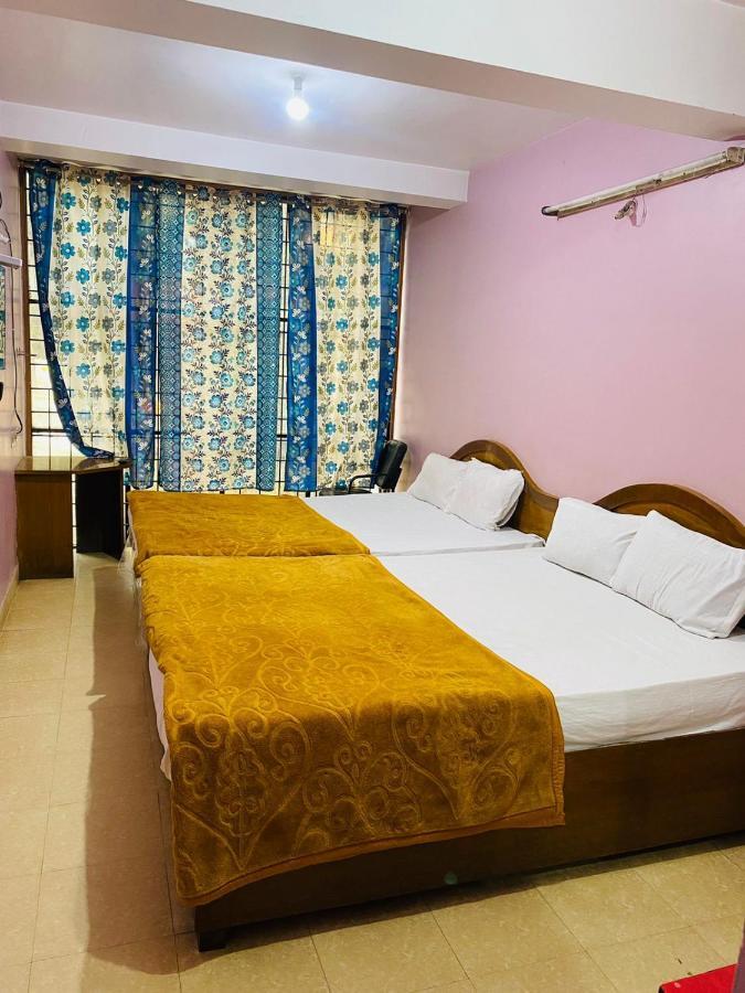 Hotel Nakshatra Ooty Exteriör bild