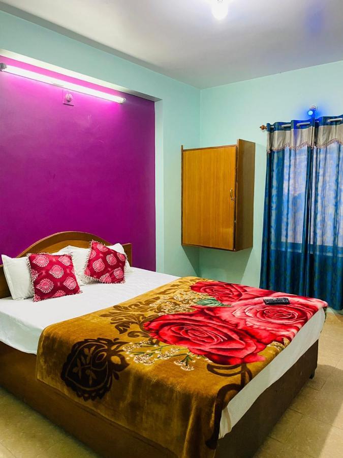 Hotel Nakshatra Ooty Exteriör bild