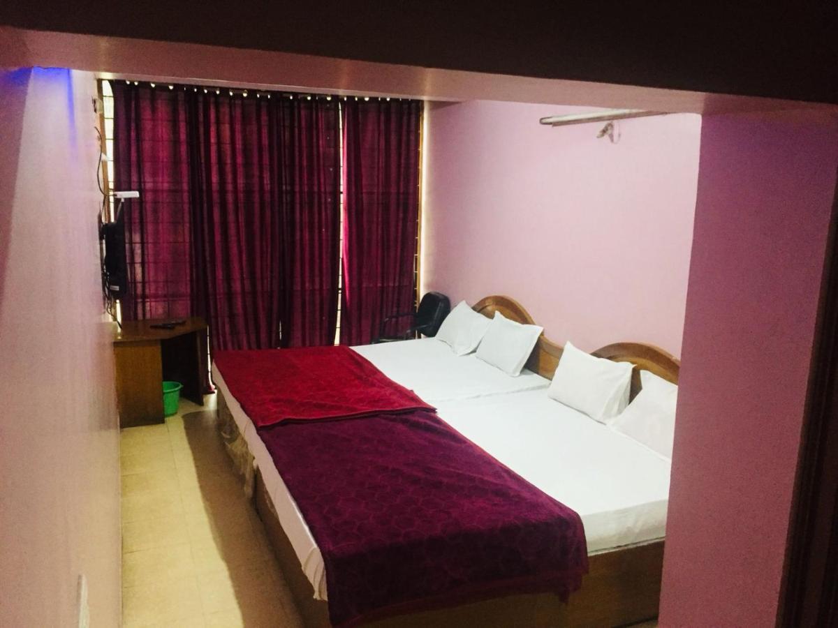Hotel Nakshatra Ooty Exteriör bild