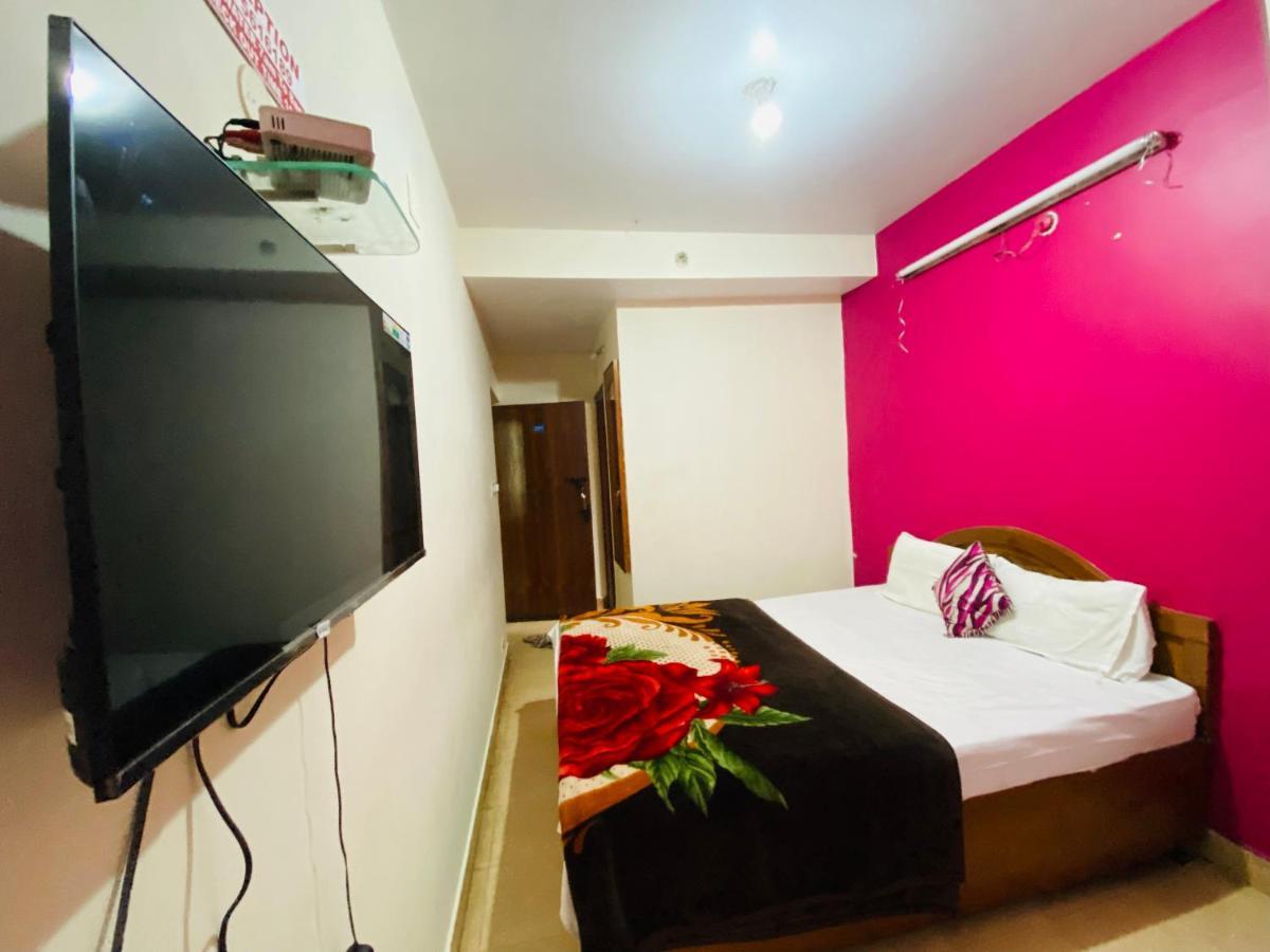 Hotel Nakshatra Ooty Exteriör bild